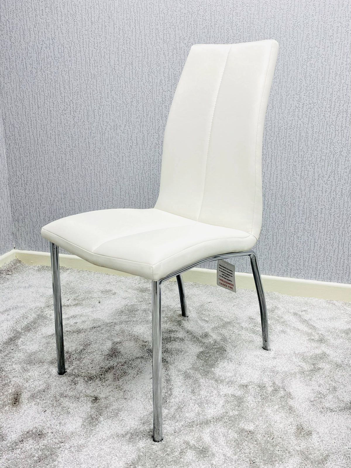 White Morano Dining Table with 4 Carlo Chairs